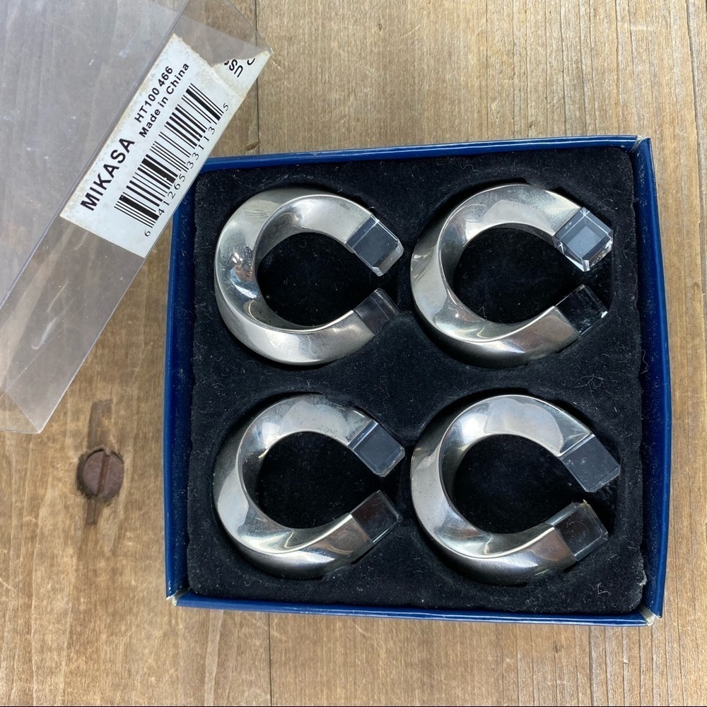 Mikasa silver & clear acetate napkin ring holders, set of 4 with box